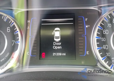 2015 Chrysler 200 Limited из США, поврежденный, VIN 1C3CCCAB7FN543304